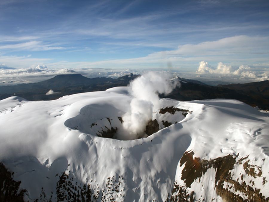 Volcán Nevado del Ruiz muestra inestabilidad en su comportamiento